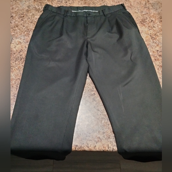 Van Heusen Traveler Dress Pant - Picture 4 of 6